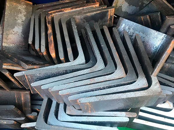 Уголки гнутые стальные